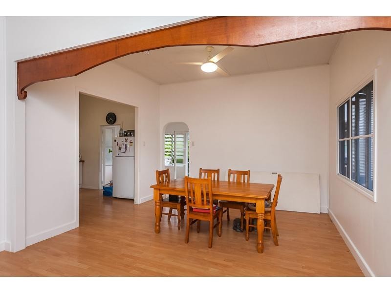 30 Gough Street, Park Avenue QLD 4701