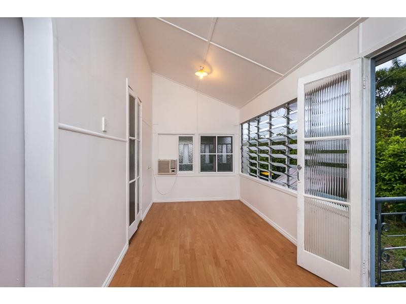 30 Gough Street, Park Avenue QLD 4701