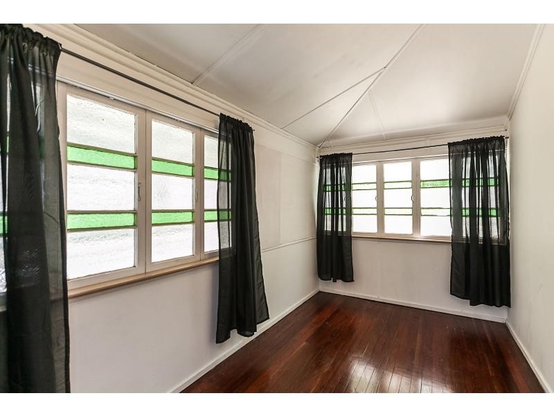 10 Lauga Street, Park Avenue QLD 4701