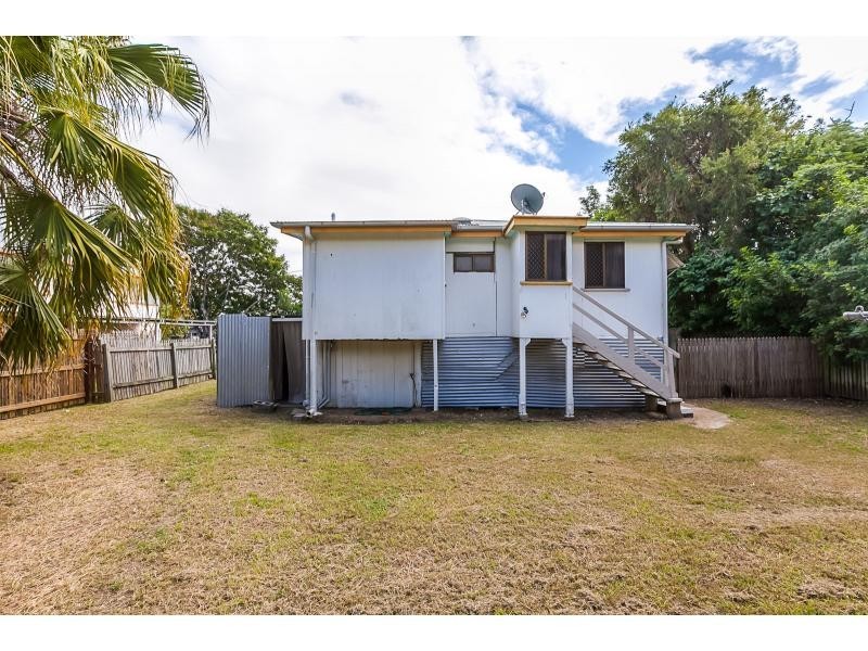 10 Lauga Street, Park Avenue QLD 4701