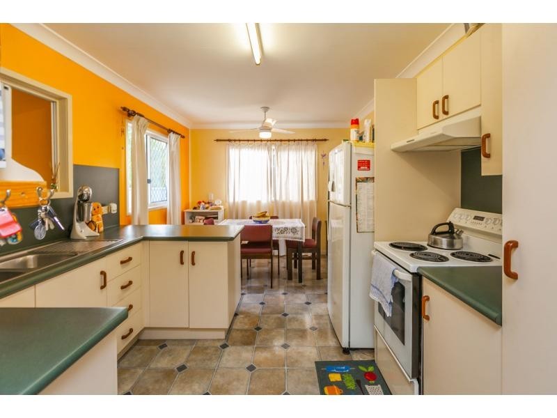 124 Park Street, Park Avenue QLD 4701