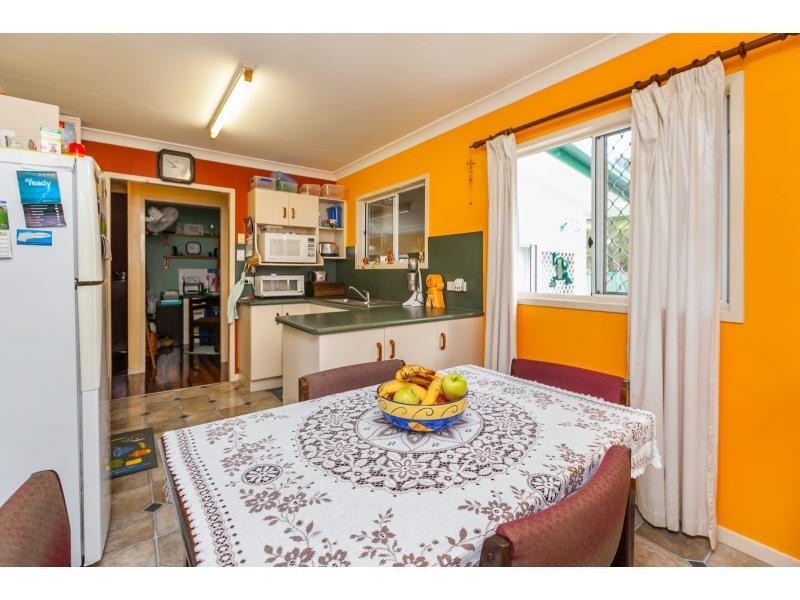 124 Park Street, Park Avenue QLD 4701