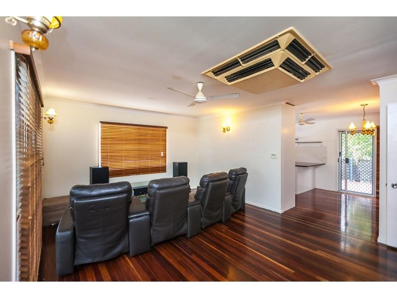 18 Harriette Street, Park Avenue QLD 4701