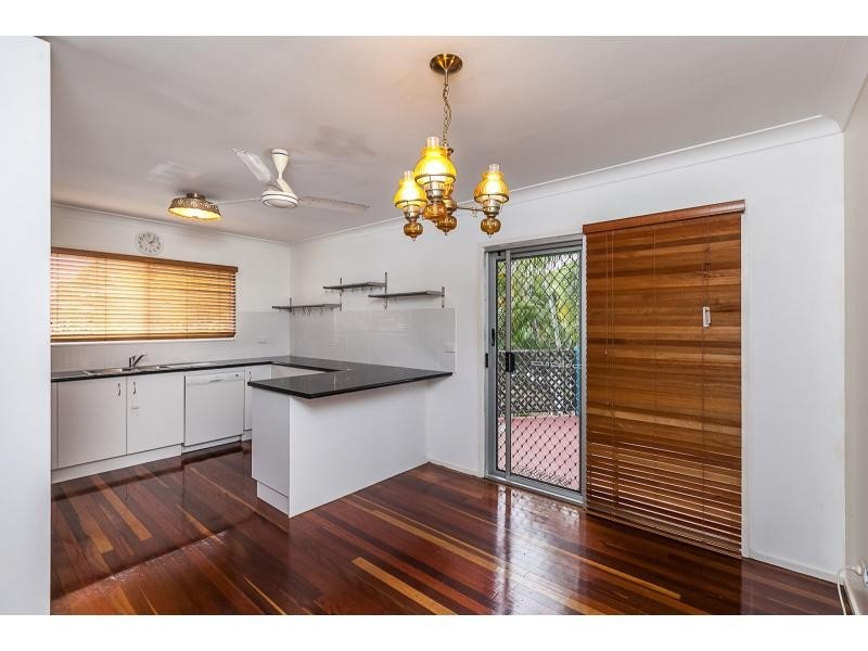 18 Harriette Street, Park Avenue QLD 4701