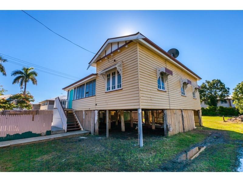 67 Livingstone Street, Berserker QLD 4701