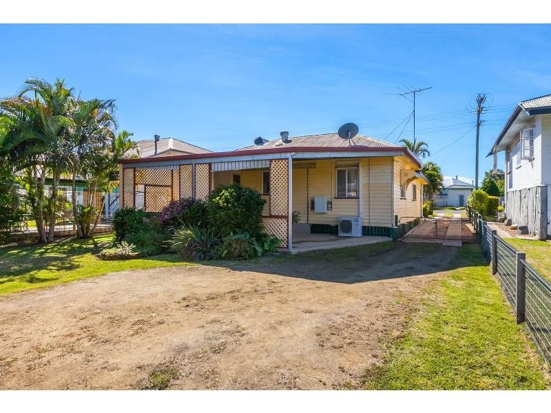 121 Haynes Street North, Kawana QLD 4701