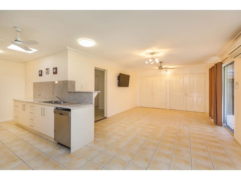 42 Kavanagh Crescent, Koongal QLD 4701
