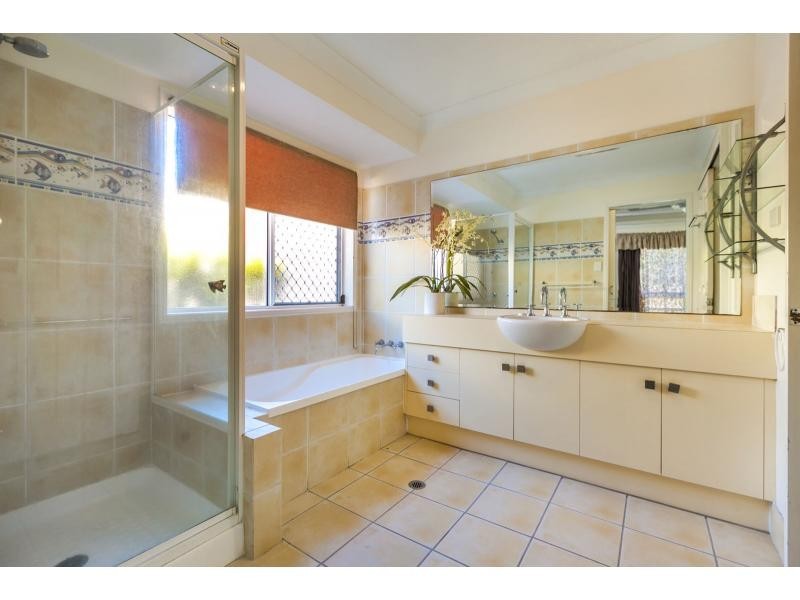 42 Kavanagh Crescent, Koongal QLD 4701