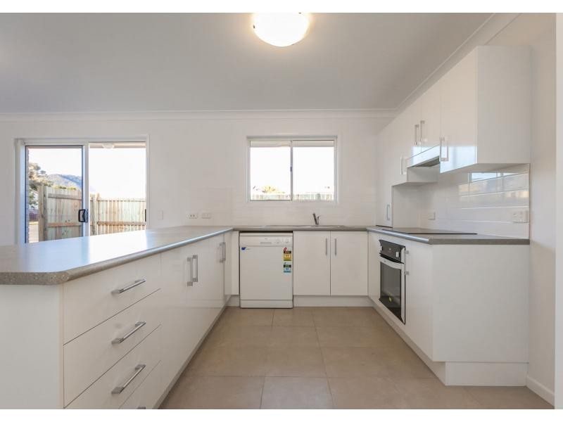 98 Leamington Street, Berserker QLD 4701