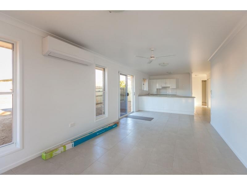 98 Leamington Street, Berserker QLD 4701