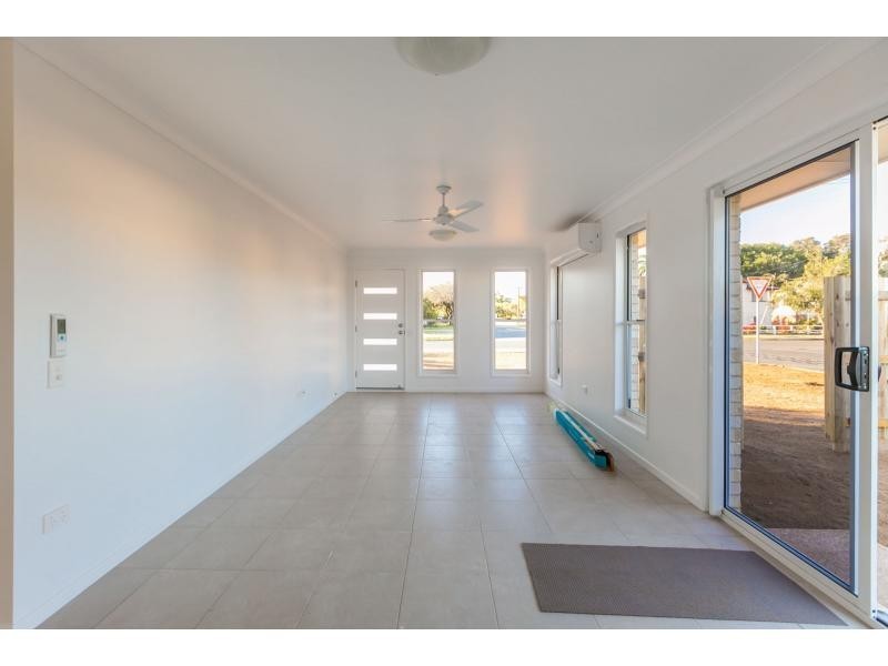 98 Leamington Street, Berserker QLD 4701
