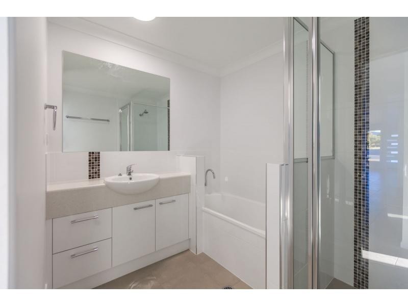 98 Leamington Street, Berserker QLD 4701