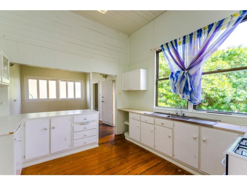 10 Weinholt Street, Allenstown QLD 4700