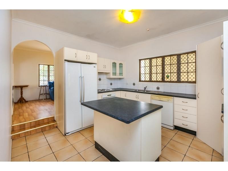 89 Haynes Street, Park Avenue QLD 4701