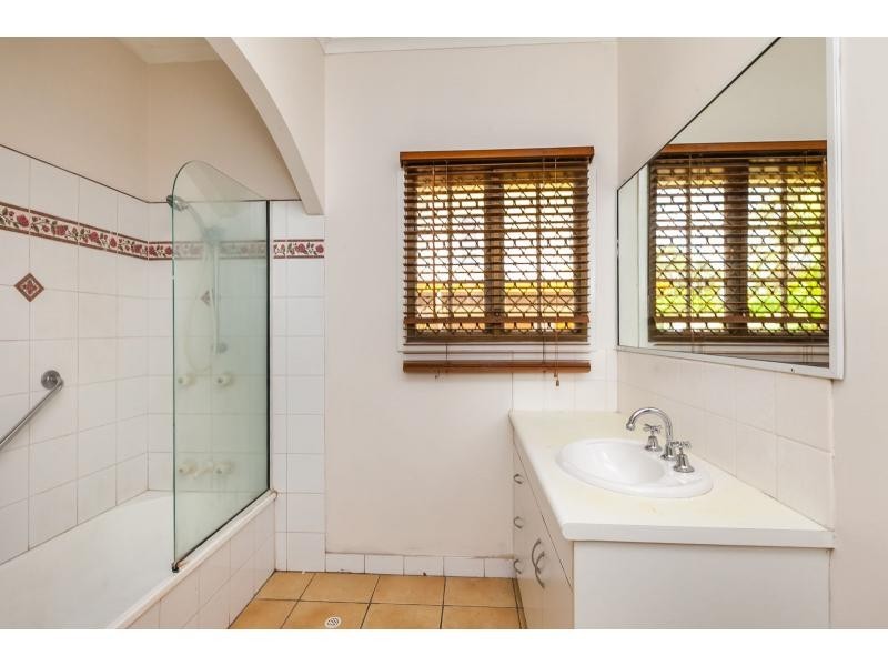 89 Haynes Street, Park Avenue QLD 4701