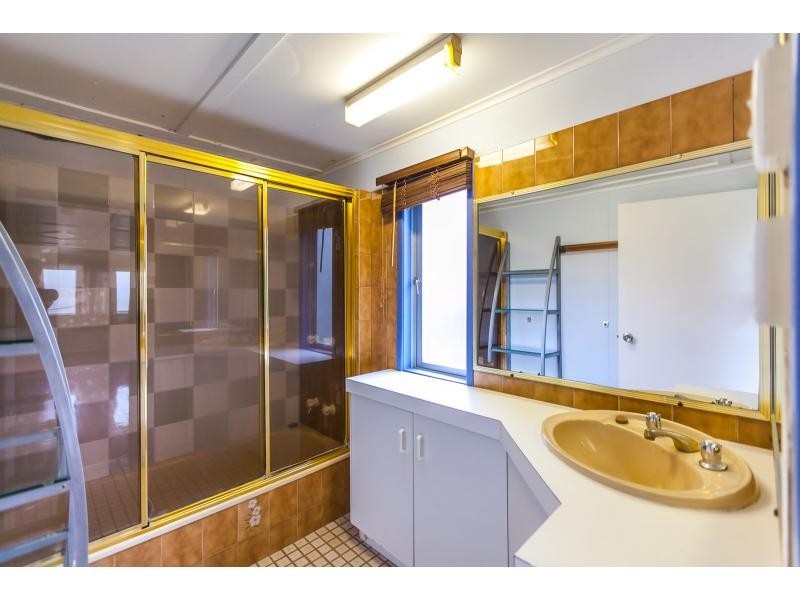 23 Medcraf Street, Park Avenue QLD 4701