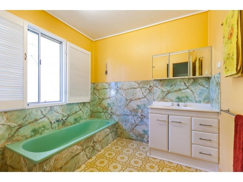 20 Limpus Avenue, Keppel Sands QLD 4702