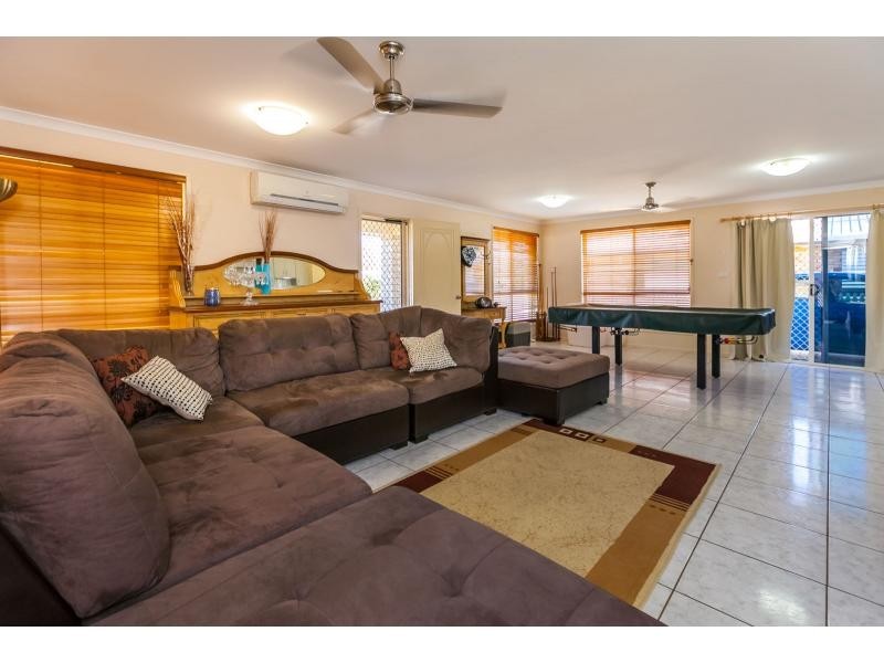 24 Limpus Avenue, Keppel Sands QLD 4702