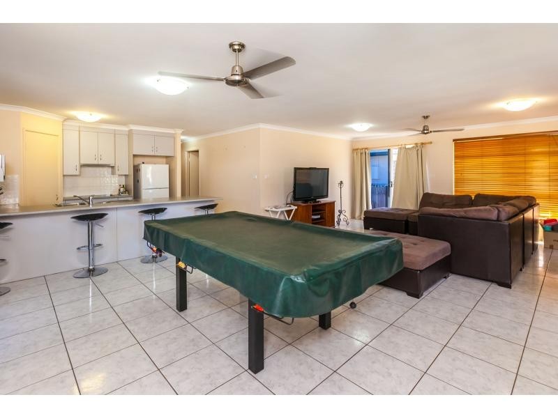24 Limpus Avenue, Keppel Sands QLD 4702
