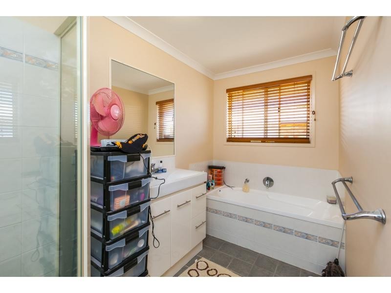 24 Limpus Avenue, Keppel Sands QLD 4702