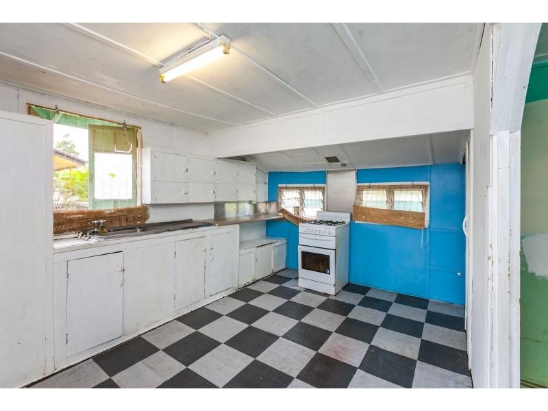 40 Underwood Street, Park Avenue QLD 4701