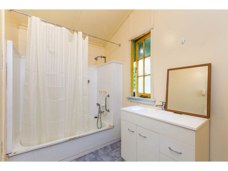 40 Underwood Street, Park Avenue QLD 4701