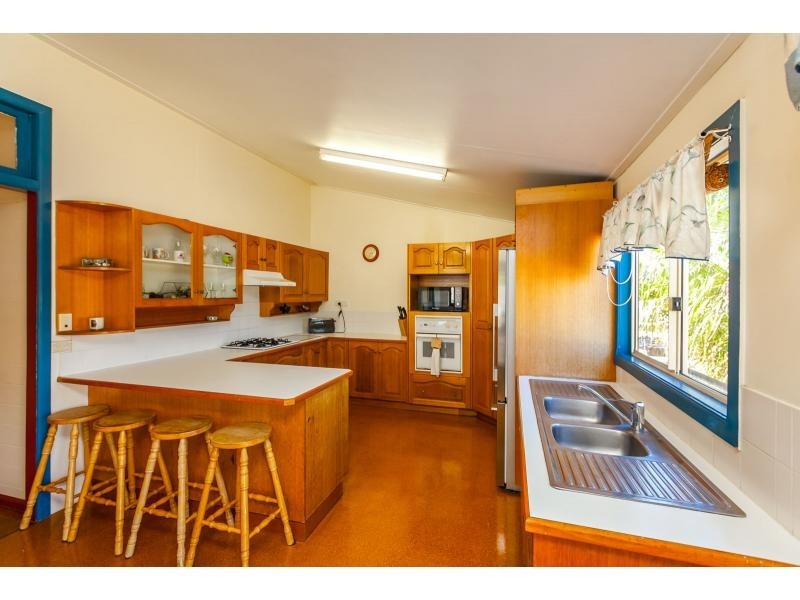 11 Arnold Street, Allenstown QLD 4700