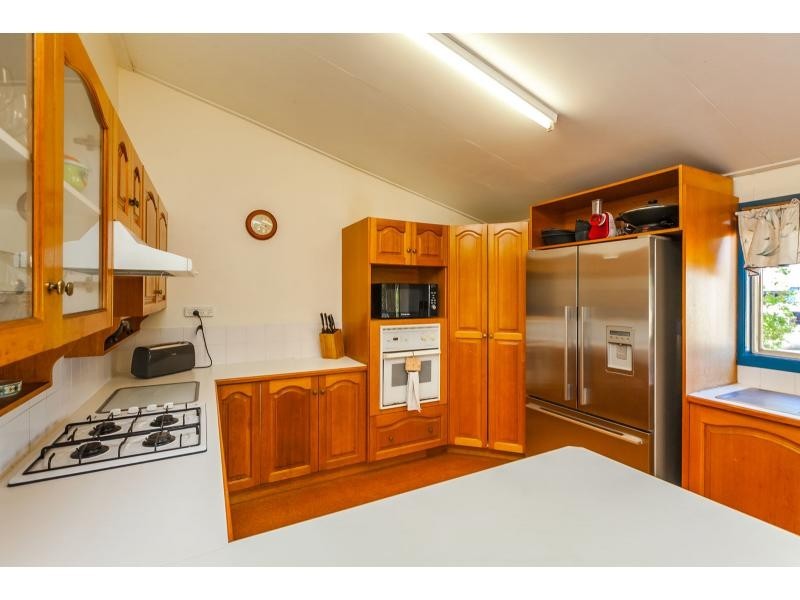 11 Arnold Street, Allenstown QLD 4700