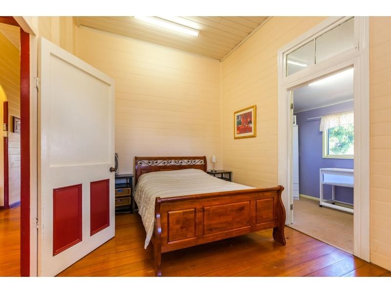 11 Arnold Street, Allenstown QLD 4700