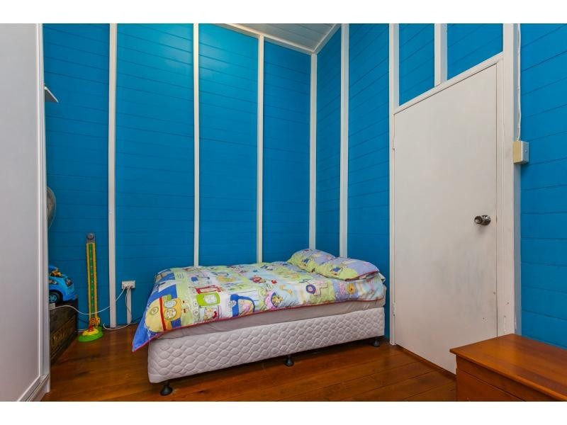 11 Arnold Street, Allenstown QLD 4700