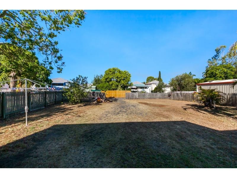 11 Arnold Street, Allenstown QLD 4700
