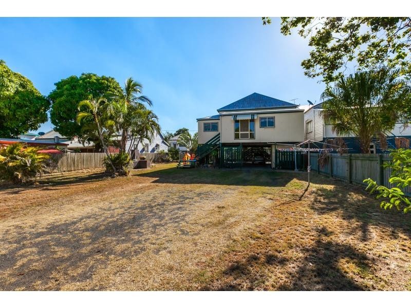 11 Arnold Street, Allenstown QLD 4700