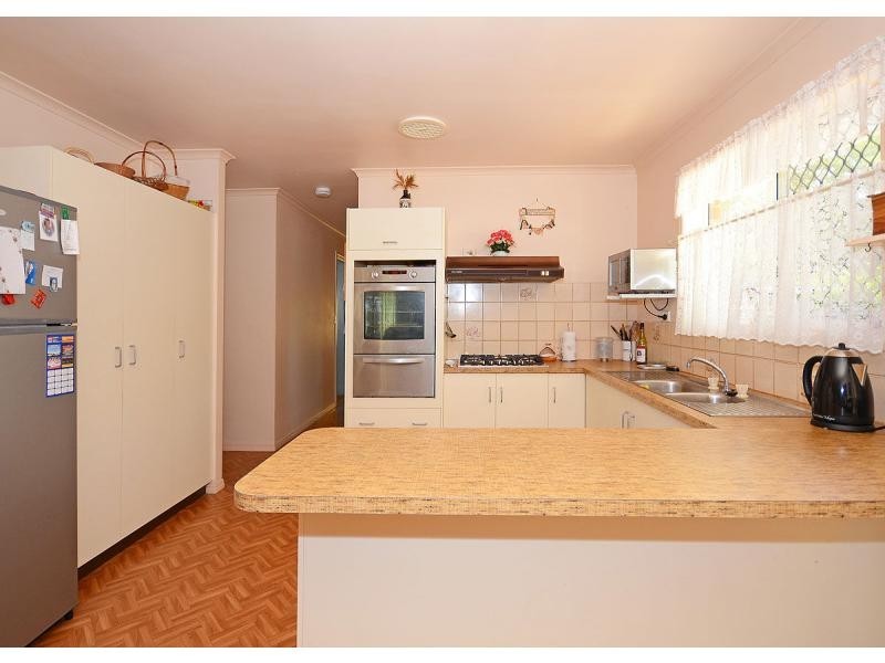 61 Loretto Drive, Oakhurst QLD 4650