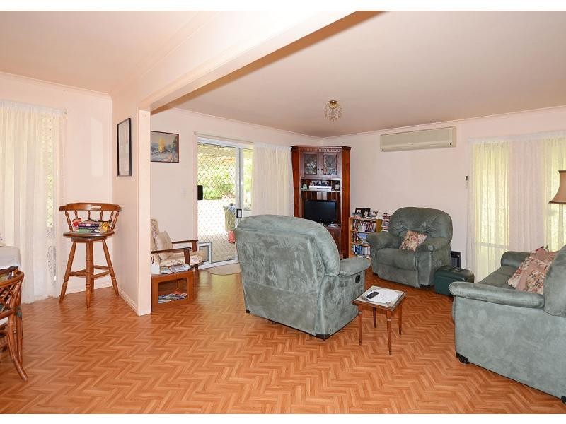 61 Loretto Drive, Oakhurst QLD 4650