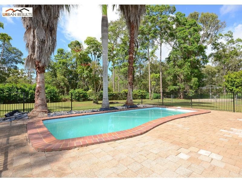61 Loretto Drive, Oakhurst QLD 4650