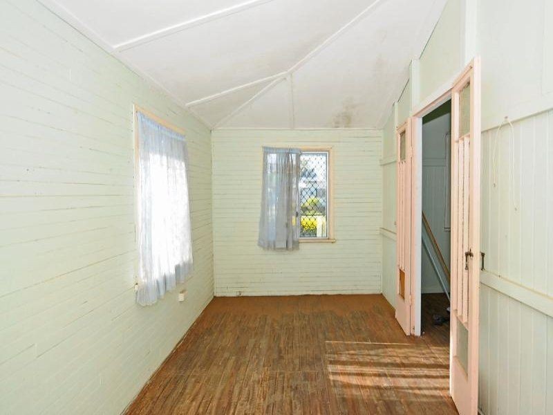 8 May Street, Granville QLD 4650