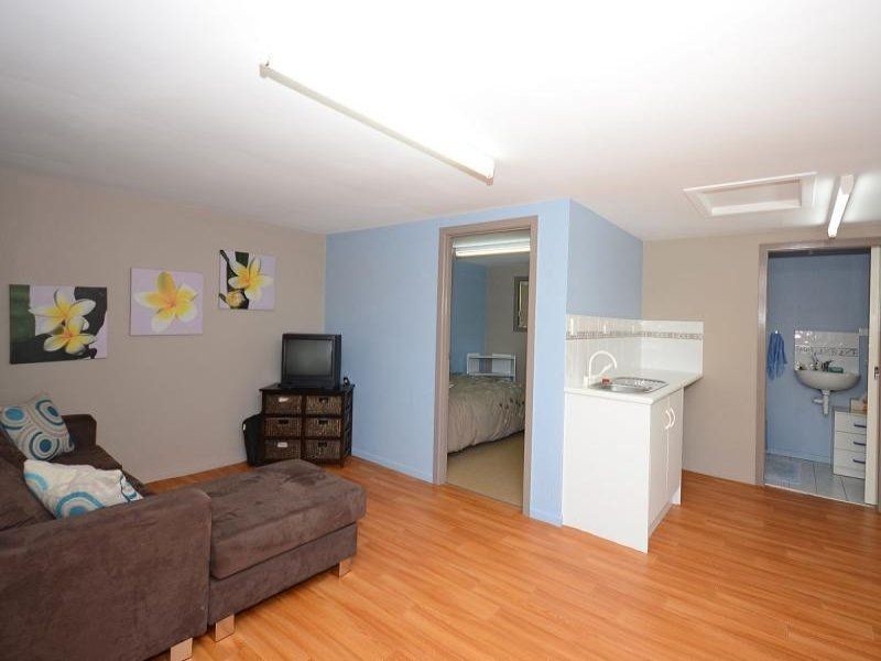 11 Oxley Court, Granville QLD 4650
