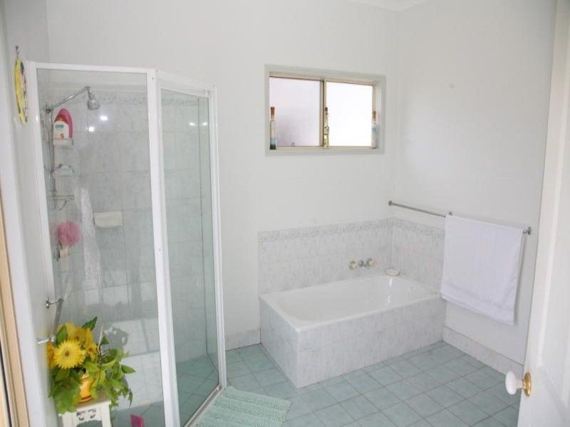 1084 Glenbar Road, Woocoo QLD 4620