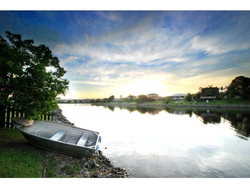 2/1 Lowood Court, Burleigh Waters QLD 4220
