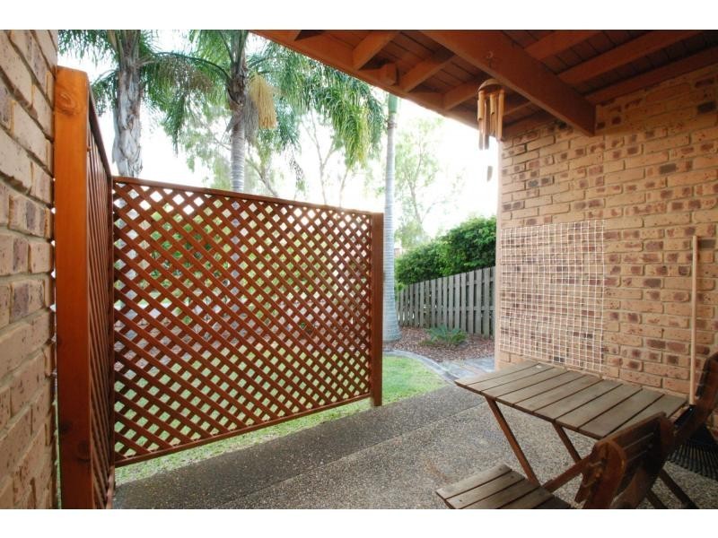2/1 Lowood Court, Burleigh Waters QLD 4220