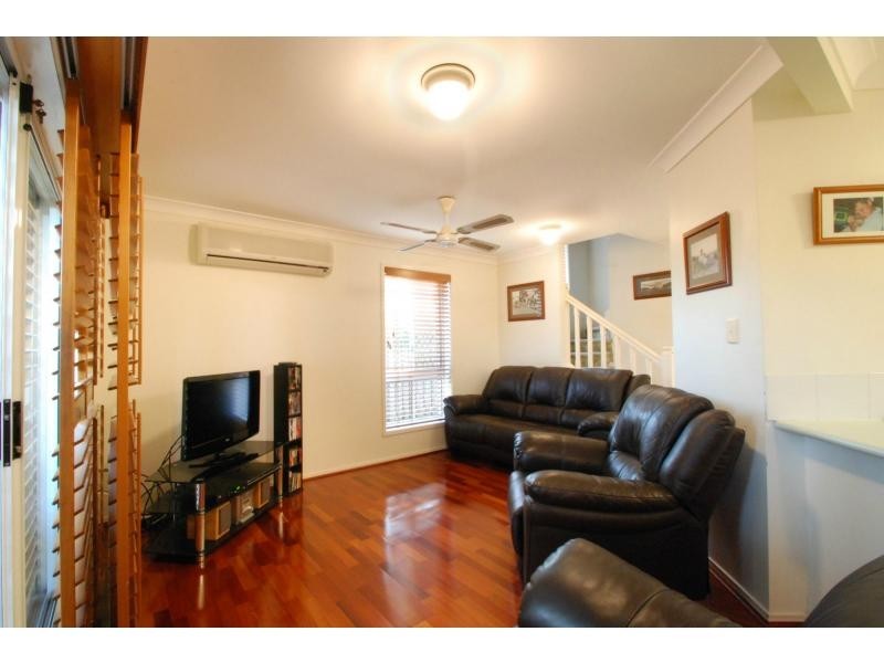 2/1 Lowood Court, Burleigh Waters QLD 4220