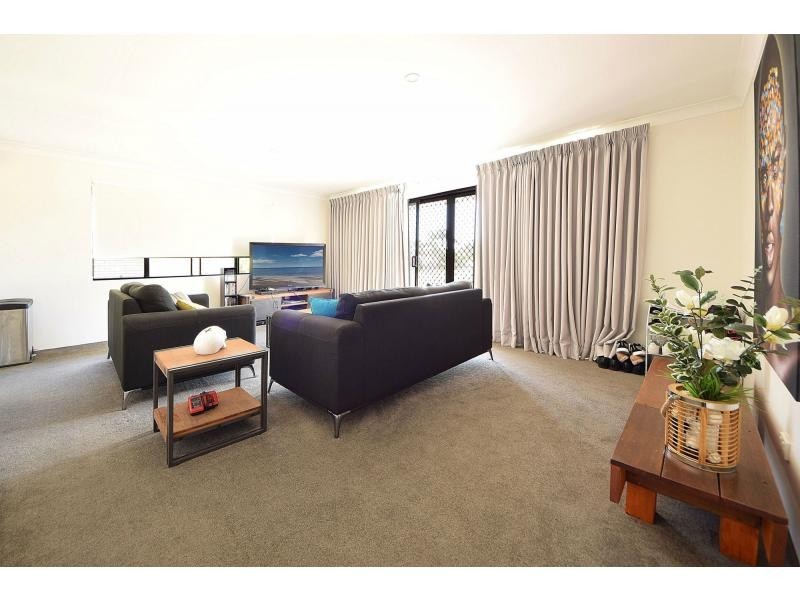 6/40 Oceanic Drive, Mermaid Waters QLD 4218