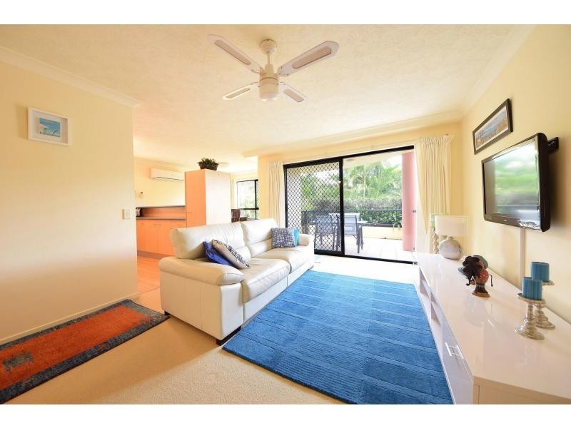 1/5 Mountain View Avenue, Miami QLD 4220