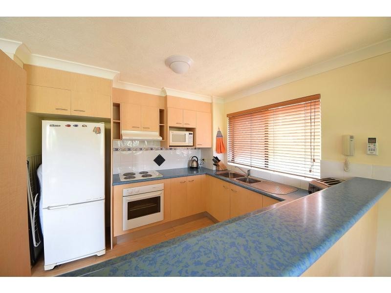 1/5 Mountain View Avenue, Miami QLD 4220