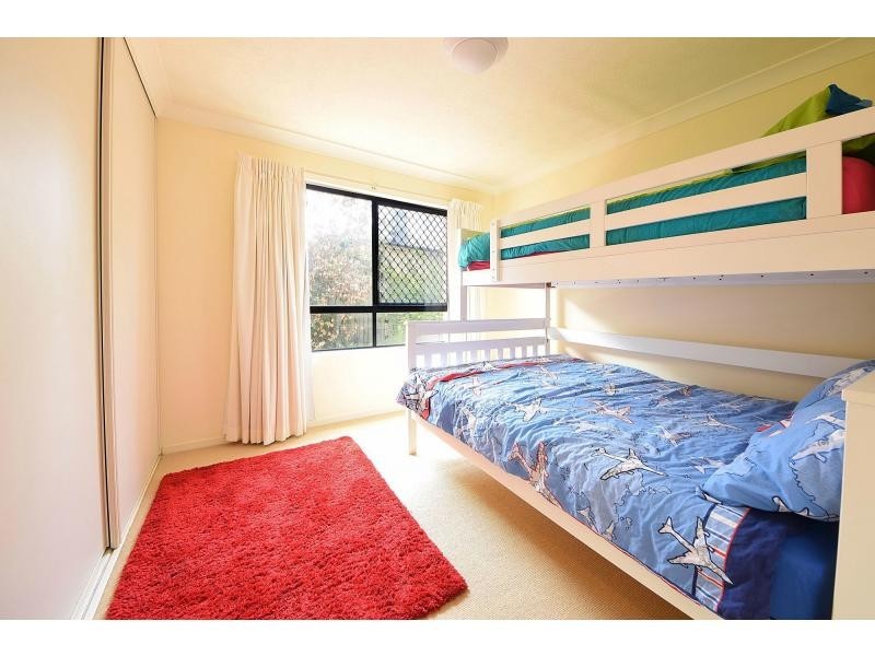 1/5 Mountain View Avenue, Miami QLD 4220