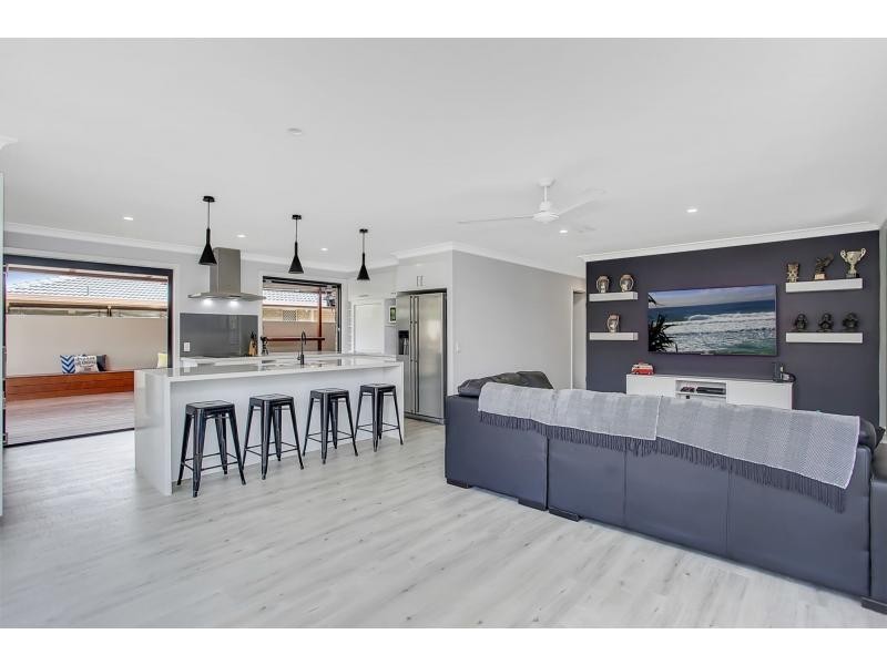 123 Mattocks Road, Burleigh Waters QLD 4220