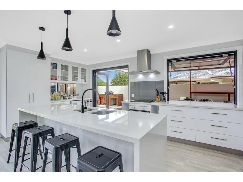 123 Mattocks Road, Burleigh Waters QLD 4220