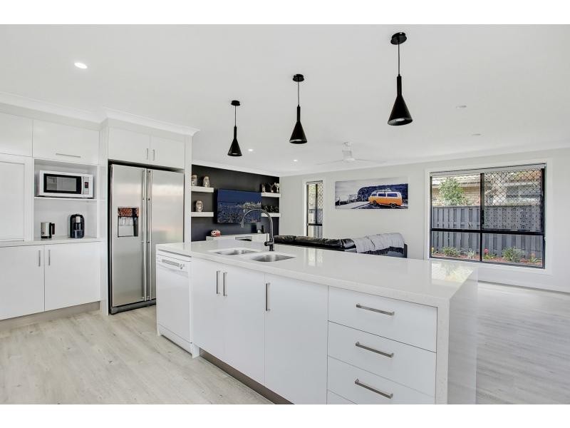 123 Mattocks Road, Burleigh Waters QLD 4220