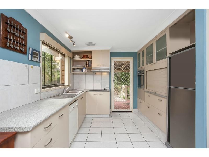 19 Myrtle Court, Palm Beach QLD 4221