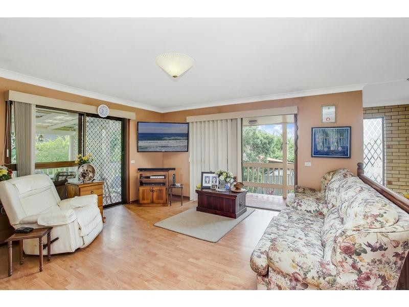 19 Myrtle Court, Palm Beach QLD 4221